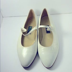 Vintage Gucci white maryjanes